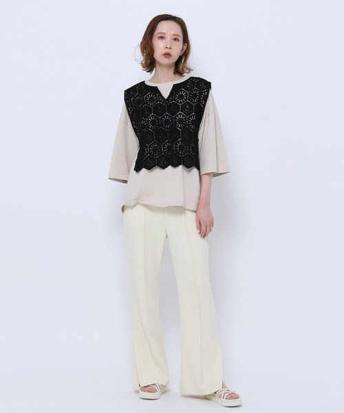 mysty woman(ミスティウーマン)の「2WAY刺繍襟ベスト 274588(ベスト・レディース・ブラック/アイボリー・FREE)」の9枚目の写真