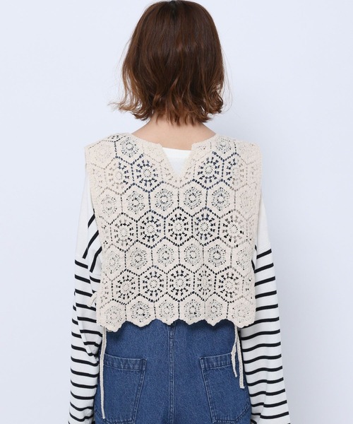 mysty woman(ミスティウーマン)の「2WAY刺繍襟ベスト 274588(ベスト・レディース・ブラック/アイボリー・FREE)」の14枚目の写真