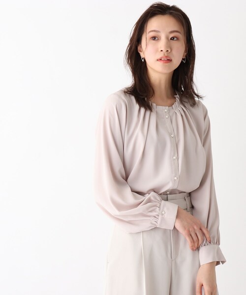 index（インデックス）の「◇ドットアソートパールボタンブラウス【WEB