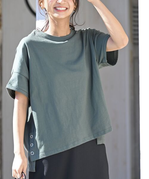 rps(アールピーエス)の「裾ボタンBIGカットTee(Tシャツ/カットソー・レディース・チャコールグレー/ブラック/オフホワイト/グレイッシュベージュ/カーキ/ブルーグリーン/ブルー・M/フリー)」の6枚目の写真
