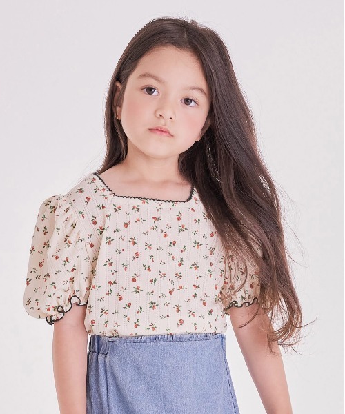 Rora(ローラ)の「ハンス 花柄 パフ袖 Tシャツ (2color)(Tシャツ/カットソー・キッズ・ピンク/イエロー・110cm/100cm/120cm/130cm/140cm/150cm)」の2枚目の写真