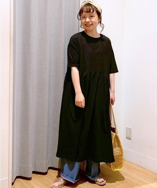 studio CLIP（スタディオクリップ）の「【WEB限定/ウォッシャブル】ギャザーカットワンピース（ワンピース・レディース・ネイビー/ブラック/グリーン/パープル・FREE）」の2枚目の写真