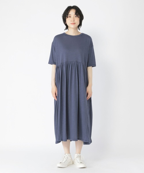 studio CLIP（スタディオクリップ）の「【WEB限定/ウォッシャブル】ギャザーカットワンピース（ワンピース・レディース・ネイビー/ブラック/グリーン/パープル・FREE）」の9枚目の写真