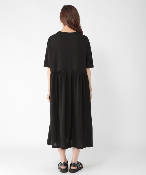 studio CLIP（スタディオクリップ）の「【WEB限定/ウォッシャブル】ギャザーカットワンピース（ワンピース・レディース・ネイビー/ブラック/グリーン/パープル・FREE）」の19枚目の写真