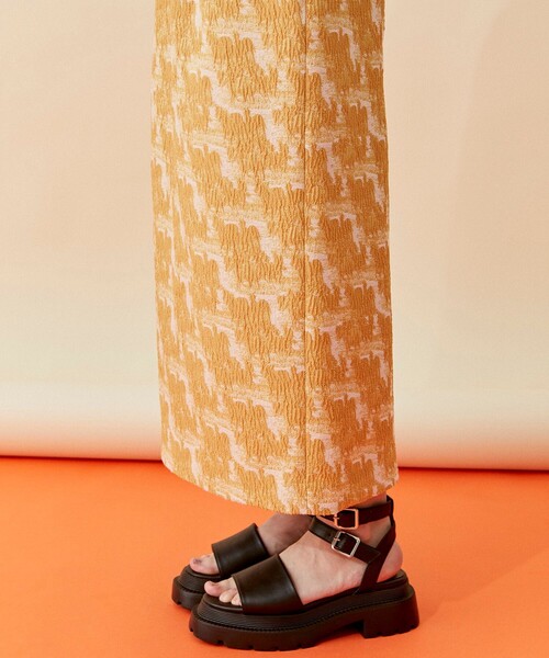 INella（イネラ）の「【INella/イネラ】キャメルジャガードロングスカート（スカート・レディース・ブルー/イエロー・2/1）」の11枚目の写真