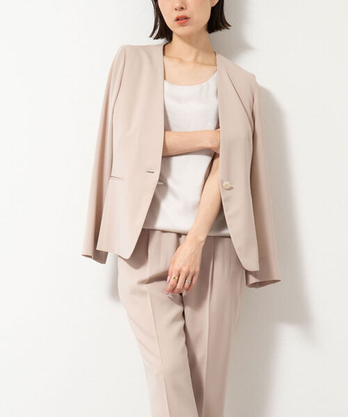 NOLLEY’S(ノーリーズ)の「ウォッシャブル2WAYストレッチVネックジャケット(ノーカラージャケット・レディース・ネイビー/ベージュ/ベビーピンク・38/36/40)」の2枚目の写真