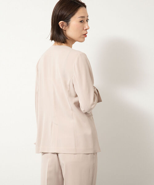 NOLLEY’S(ノーリーズ)の「ウォッシャブル2WAYストレッチVネックジャケット(ノーカラージャケット・レディース・ネイビー/ベージュ/ベビーピンク・38/36/40)」の21枚目の写真