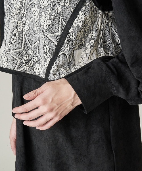 A de a.v.v（アードアー・ヴェ・ヴェ）の「レースベスト×プチハイネックスェードブラウス（Tシャツ/カットソー・レディース・ブラック/ピンク・SMALL/MEDIUM）」の12枚目の写真