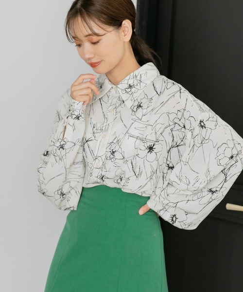 mysty woman(ミスティウーマン)の「ラインフラワービッグシャツ 162700(シャツ/ブラウス・レディース・ブラック/オフホワイト・FREE)」の2枚目の写真