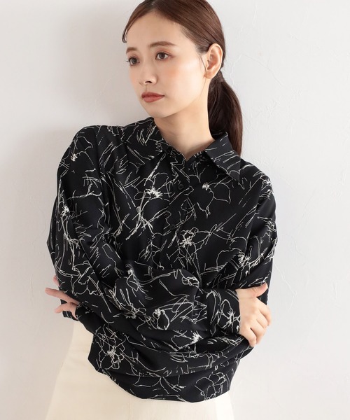 mysty woman(ミスティウーマン)の「ラインフラワービッグシャツ 162700(シャツ/ブラウス・レディース・ブラック/オフホワイト・FREE)」の1枚目の写真