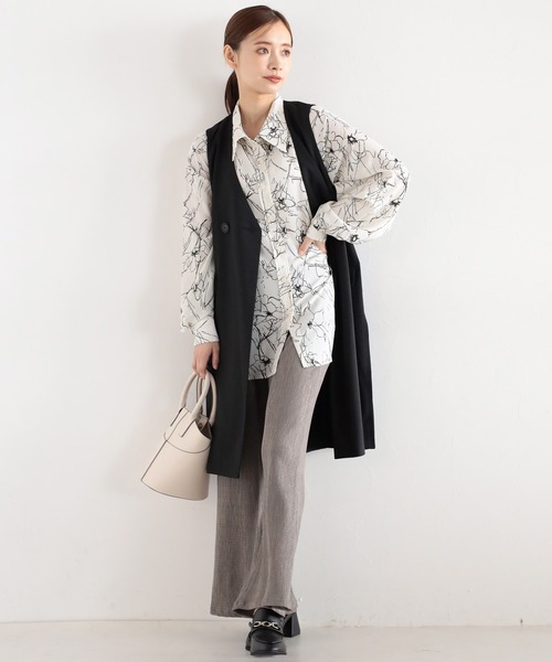 mysty woman(ミスティウーマン)の「ラインフラワービッグシャツ 162700(シャツ/ブラウス・レディース・ブラック/オフホワイト・FREE)」の3枚目の写真