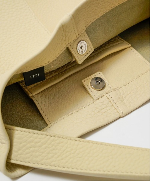 ITTI(イッチ)の「ITTI イッチ / MARY SHOULDER - PM / DIPLO SKY / マリーショルダー レザーバッグ / ITTI-BAG-099-DS(ショルダーバッグ・メンズ・ブラック/アイボリー/グレイッシュベージュ・FREE)」の17枚目の写真