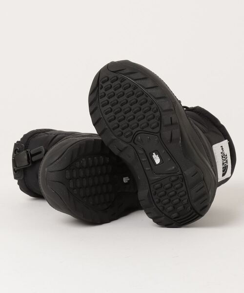 THE NORTH FACE（ザノースフェイス）の「THE NORTH FACE KIDS NUPTSE BOOTIE LOGO SHORT / ザ・ノース・フェイス キッズヌプシブーティロゴショート（ブーツ・キッズ・ブラック・14.0cm/15.0cm/16.0cm/17.0cm/18.0cm/19.0cm/20.0cm/21.0cm/22.0cm）」の3枚目の写真