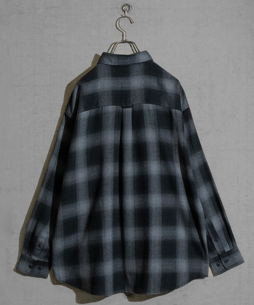 Naive magic（ナイーブマジック）の「【a】ソフトネル オンブレチェック オーバーサイズ シャツ 長袖（シャツ/ブラウス・メンズ・イエロー/ブラック/ホワイト/レッド/グリーン/ベージュ/グレー/ブラック系その他2/ブラック系その他3/ブラック系その他/ネイビー/ブルー/サックスブルー・MEDIUM/LARGE/X-LARGE）」の16枚目の写真