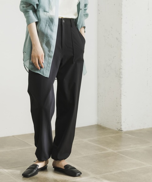 URBAN RESEARCH（アーバンリサーチ）の「ヘムギャザーベイカーパンツ（その他パンツ・レディース・ブラック/カーキ・36/38）」の20枚目の写真