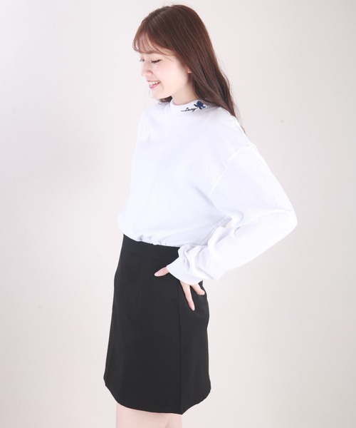 【Munsingwear】美品♡モックネックワンピース サイドロゴ ブラック M ワンポイントバラ刺繍 モックネックTシャツ インナーL/T（T