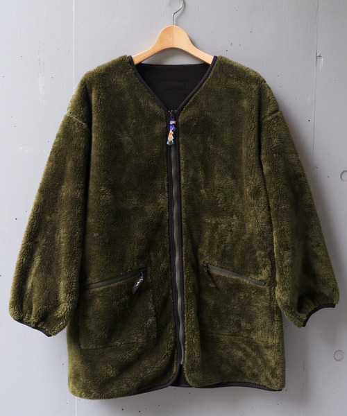 MANASTASH(マナスタッシュ)の「MANASTASH/マナスタッシュ WS BIG FOOT REVERSIBLE COAT ウィメンズビッグフットリバーシブルコート(ノーカラーコート・レディース・オリーブ/シルバー/ブラック・MEDIUM/M)」の2枚目の写真