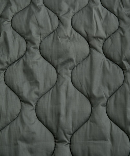 ADAM ET ROPE'（アダムエロペ）の「《新色追加・2点セット》M-65 ビッグシルエット モッズコート/コート＆中綿ライナーセット/ライナー取り外し可能/ユニセックス/SWITCH OUTER（モッズコート・メンズ・カーキ/ホワイト系その他6/ベージュ系その他2・S/M/L）」の4枚目の写真