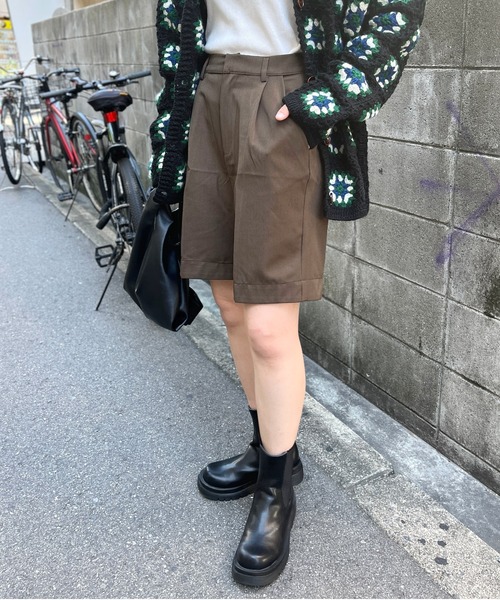 CPCM（シーピーシーエム）の「折り返しフェイクレザー2WAYハーフパンツ（その他パンツ・レディース・ブラック/ブラウン/アイボリー/グレー・FREE）」の2枚目の写真