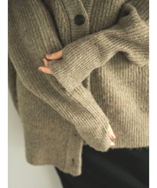 Ungrid(アングリッド)の「ミドル丈ニットカーデ(カーディガン/ボレロ・レディース・ヘザーグレー/アイボリー/ブラウン/ダークグリーン・FREE)」の14枚目の写真