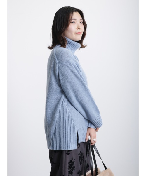 Samansa Mos2 blue（サマンサモスモスブルー）の「◎サイドスリットタートルニットプルオーバー（ニット/セーター・レディース・チャコール/ブルー/オフホワイト・ﾌﾘ-）」の19枚目の写真