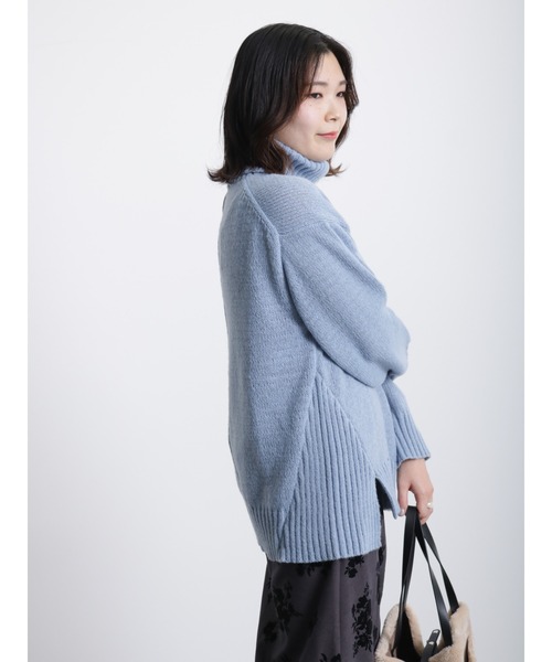 Samansa Mos2 blue（サマンサモスモスブルー）の「◎サイドスリットタートルニットプルオーバー（ニット/セーター・レディース・チャコール/ブルー/オフホワイト・ﾌﾘ-）」の20枚目の写真