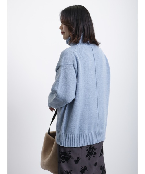 Samansa Mos2 blue（サマンサモスモスブルー）の「◎サイドスリットタートルニットプルオーバー（ニット/セーター・レディース・チャコール/ブルー/オフホワイト・ﾌﾘ-）」の21枚目の写真