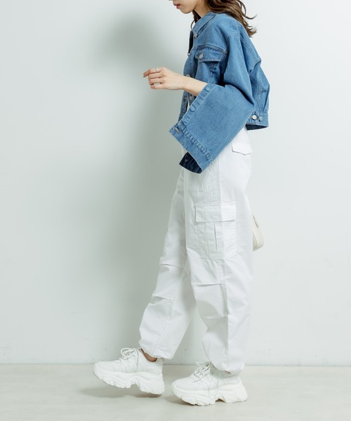 OLIVE des OLIVE（オリーブデオリーブ）の「【WEB限定カラー有】裾しぼりゆるカーゴパンツ　1031020020（カーゴパンツ・レディース・オフホワイト/ブラック/サックスブルー/アイボリー/ピンク/ミント/ピンクベージュ/ピンク系その他・FREE）」の10枚目の写真