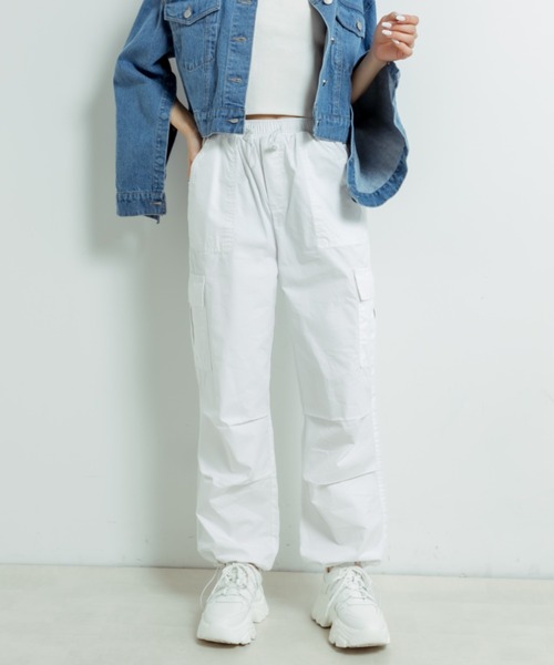 OLIVE des OLIVE（オリーブデオリーブ）の「【WEB限定カラー有】裾しぼりゆるカーゴパンツ　1031020020（カーゴパンツ・レディース・オフホワイト/ブラック/サックスブルー/アイボリー/ピンク/ミント/ピンクベージュ/ピンク系その他・FREE）」の12枚目の写真