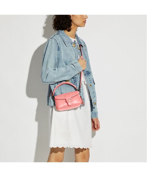 COACH(コーチ)の「ピロー タビー ショルダー バッグ 18(ショルダーバッグ・レディース・ピンク系その他・ONE)」の6枚目の写真