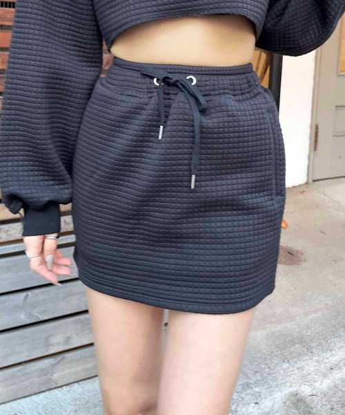 SPIRALGIRL(スパイラルガール)の「キルティングショートトップス×ミニスカート <セット販売>(ワンピース・レディース・ブラック/ホワイト・FREE)」の8枚目の写真