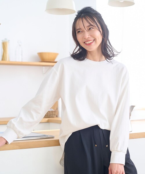 ANY(エニィ)の「【洗濯機可・UVケア】ビューティベーシックロングTシャツ(Tシャツ/カットソー・レディース・アイボリー系/ベージュ系/ライトイエロー系/グレー系・F)」の4枚目の写真