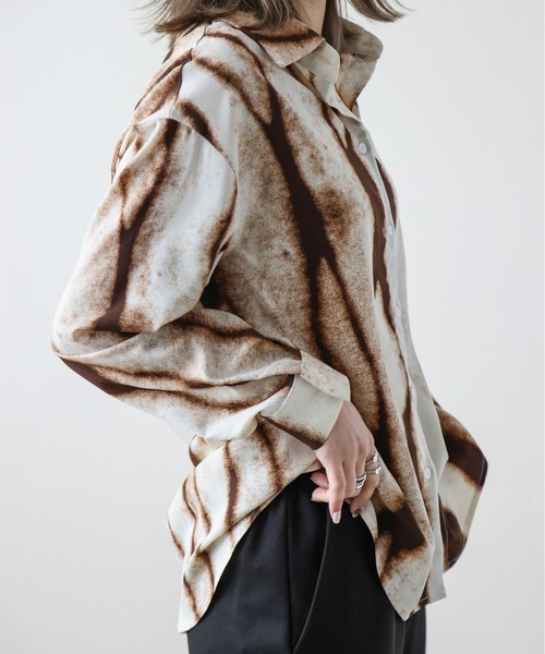 AMELY(エミリー)の「長袖デザインシャツ(シャツ/ブラウス・レディース・ブラウン/ブラック・フリー)」の11枚目の写真