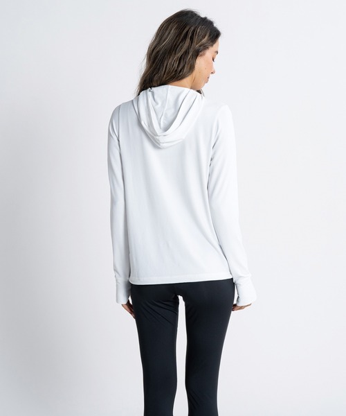 ROXY(ロキシー)の「AURORA/ロキシー長袖ジップアップパーカーラッシュガード(水着)(ラッシュガード・レディース・カーキ/ホワイト系その他/グレー/ブラック/ホワイト/パープル・SMALL/MEDIUM/LARGE)」の9枚目の写真