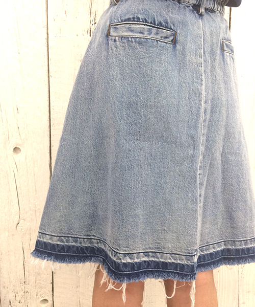 mystic（ミスティック）の「【mystic】デニムフリンジスカート（デニムスカート・レディース・オフホワイト/ネイビー/ライトブルー・1/2）」の6枚目の写真