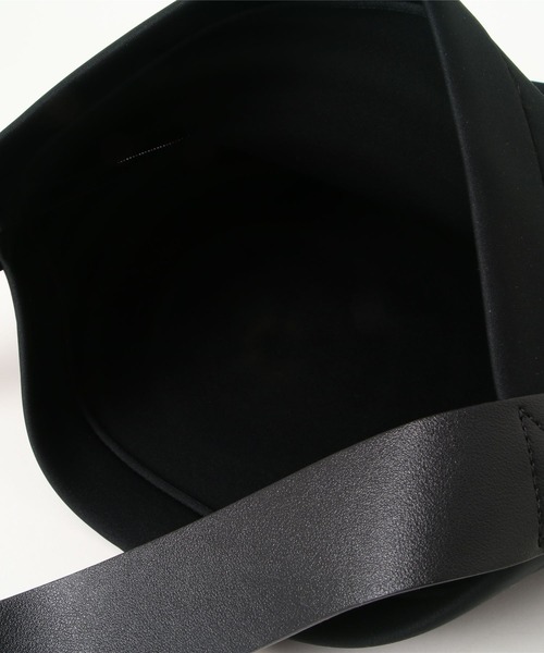 AMERICAN HOLIC（アメリカンホリック）の「ネオプレーンビッグショルダーバッグ（トートバッグ・レディース・ブラック・FREE）」の5枚目の写真