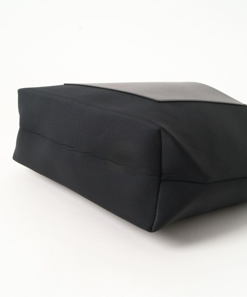 AMERICAN HOLIC（アメリカンホリック）の「ネオプレーンビッグショルダーバッグ（トートバッグ・レディース・ブラック・FREE）」の3枚目の写真