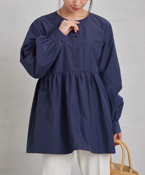 for/c（フォーシー）の「タックギャザーチュニック【サスティナブル】（シャツ/ブラウス・レディース・ネイビー/ホワイト・M/L）」の15枚目の写真