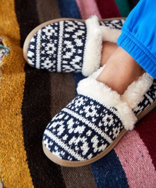 Minnetonka(ミネトンカ)の「MINNETONKA(ミネトンカ) /ファースリッパ DINA(スリッポン・レディース・クリーム/グレー/ネイビー・XL/L/M/S)」の3枚目の写真