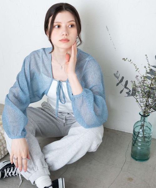 WEGO(ウィゴー)の「WEGO/シアーストライプボレロ(カーディガン/ボレロ・レディース・サックスブルー/ベージュ・FREE)」の3枚目の写真