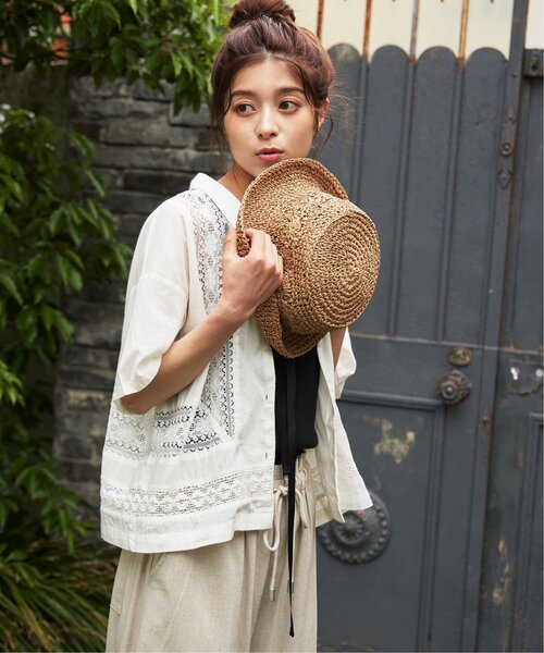 LBC（エルビーシー）の「こま編みフラワーバケットハット（ハット・レディース・キャメル/グレー・FREE）」の4枚目の写真