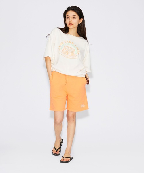 FOREVER 21（フォーエバー トゥエンティーワン）の「Wear No Filter ショートパンツ（その他パンツ・レディース・オレンジ/ブルー/ピンク/ブラック/ホワイト・MEDIUM/LARGE）」の13枚目の写真