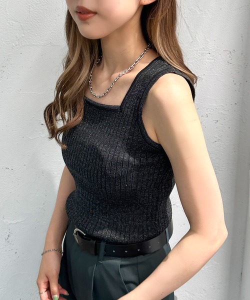 apres jour mignon（アプレジュールミニョン）の「２WAYラメニットタンクトップ【ZOZOTOWN限定アイテム】（タンクトップ・レディース・オフホワイト/ブラック/ブルー・X-LARGE/フリー）」の2枚目の写真