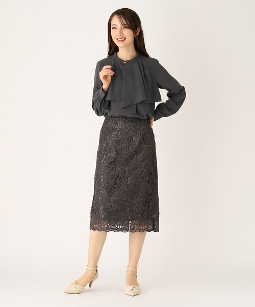 index(インデックス)の「◆バンドカラーラッフルフリルブラウス【防シワ/イージーアイロン/洗濯機洗い可】(シャツ/ブラウス・レディース・ピンク/ブラック系1/オフホワイト/チャコールグレー・36/38/40/42)」の8枚目の写真