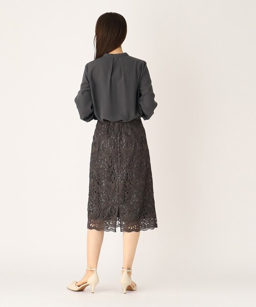 index(インデックス)の「◆バンドカラーラッフルフリルブラウス【防シワ/イージーアイロン/洗濯機洗い可】(シャツ/ブラウス・レディース・ピンク/ブラック系1/オフホワイト/チャコールグレー・36/38/40/42)」の10枚目の写真