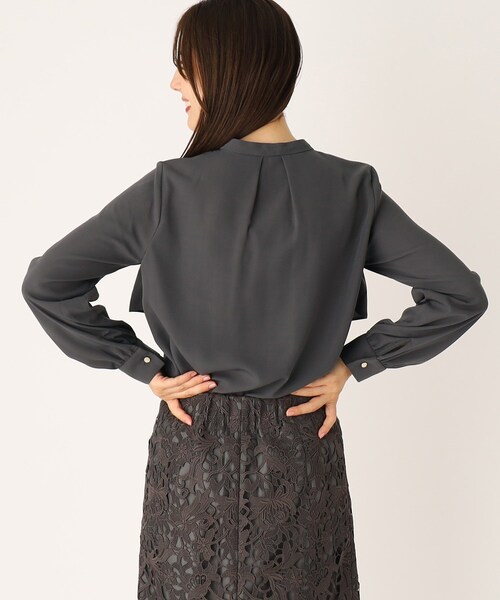 index(インデックス)の「◆バンドカラーラッフルフリルブラウス【防シワ/イージーアイロン/洗濯機洗い可】(シャツ/ブラウス・レディース・ピンク/ブラック系1/オフホワイト/チャコールグレー・36/38/40/42)」の12枚目の写真