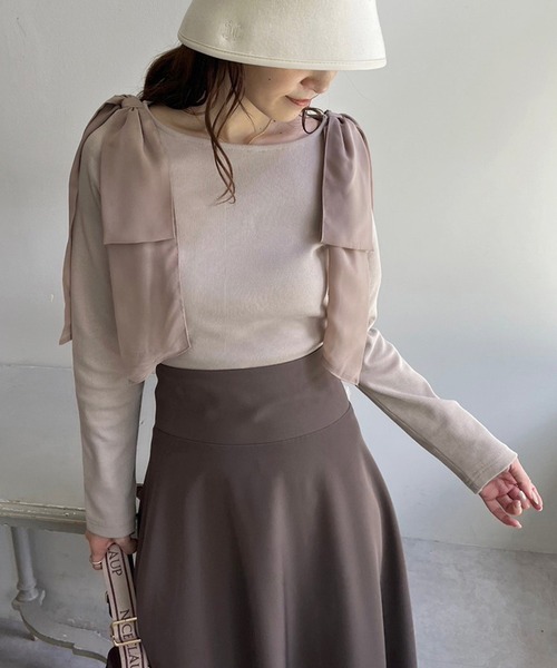 one after another NICE CLAUP(ワンアフターアナザーナイスクラップ)の「肩リボンテレコトップス(Tシャツ/カットソー・レディース・アイボリー/ベージュ/グレー/ブラック・FREE)」の11枚目の写真