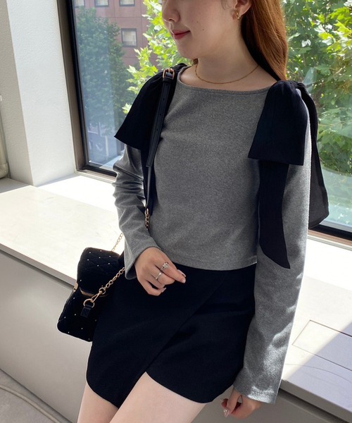 one after another NICE CLAUP(ワンアフターアナザーナイスクラップ)の「肩リボンテレコトップス(Tシャツ/カットソー・レディース・アイボリー/ベージュ/グレー/ブラック・FREE)」の6枚目の写真