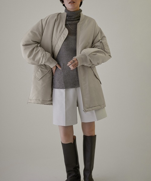 SALON adam et rope'(サロン アダム エ ロペ)の「サイドジップミドルMA-1【撥水加工付き】(MA-1・レディース・ライトグレー/カーキ・FREE)」の6枚目の写真