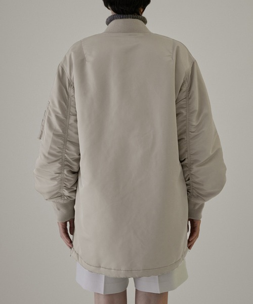 SALON adam et rope'(サロン アダム エ ロペ)の「サイドジップミドルMA-1【撥水加工付き】(MA-1・レディース・ライトグレー/カーキ・FREE)」の17枚目の写真